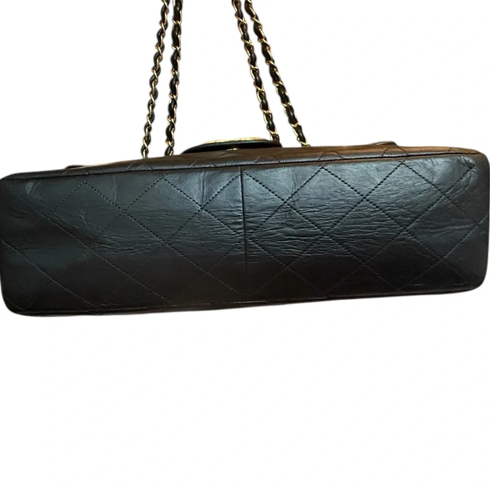 Classic Chanel vintage black quilted leather shoulder bag 24K gold CC turnlock - Picture 3 of 12